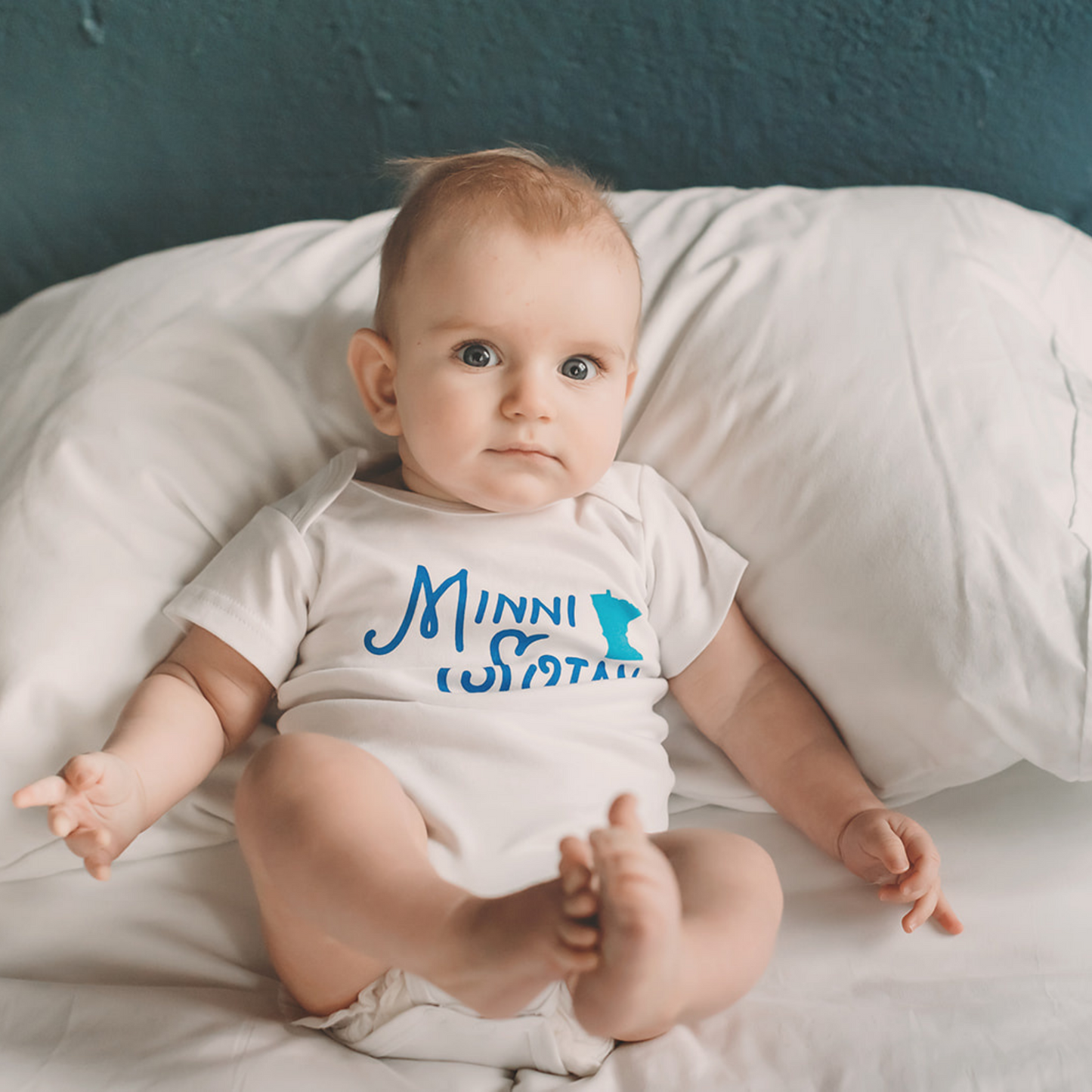 Minni-Sotan Baby Bodysuit